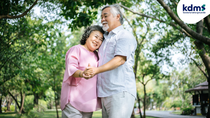 โรงพยาบาลกระดูกและข้อ kdms ส่งต่อความห่วงใยให้ทุกครอบครัว ด้วยโปรแกรม “Senior Fitness Test” ฟรี! เช็กฟิต 6 ดัชนีชี้วัดความเสี่ยง ร่างกาย กุญแจสำคัญของอิสระในการใช้ชีวิต